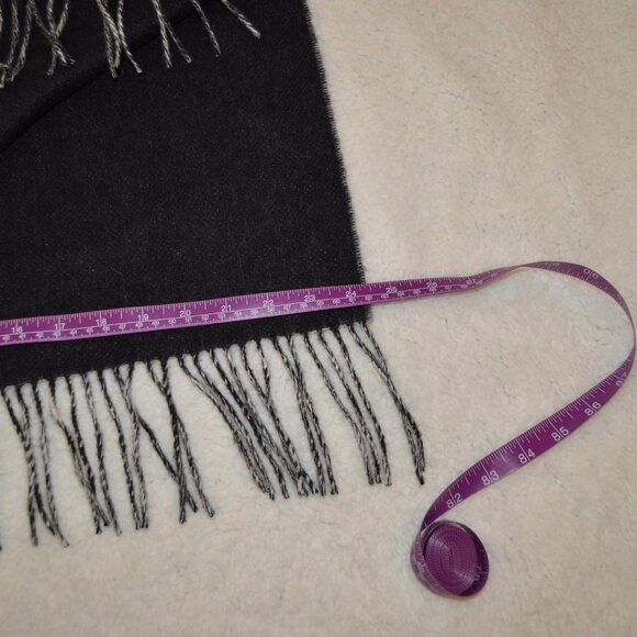 Rag & Bone 100% Merino Wool black & white scarf - Picture 5 of 9